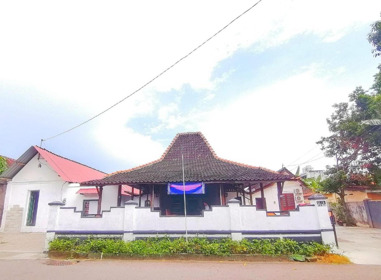 Reddoorz Syariah @ Ndalem Kembang Sore 요그야카르타 외부 사진