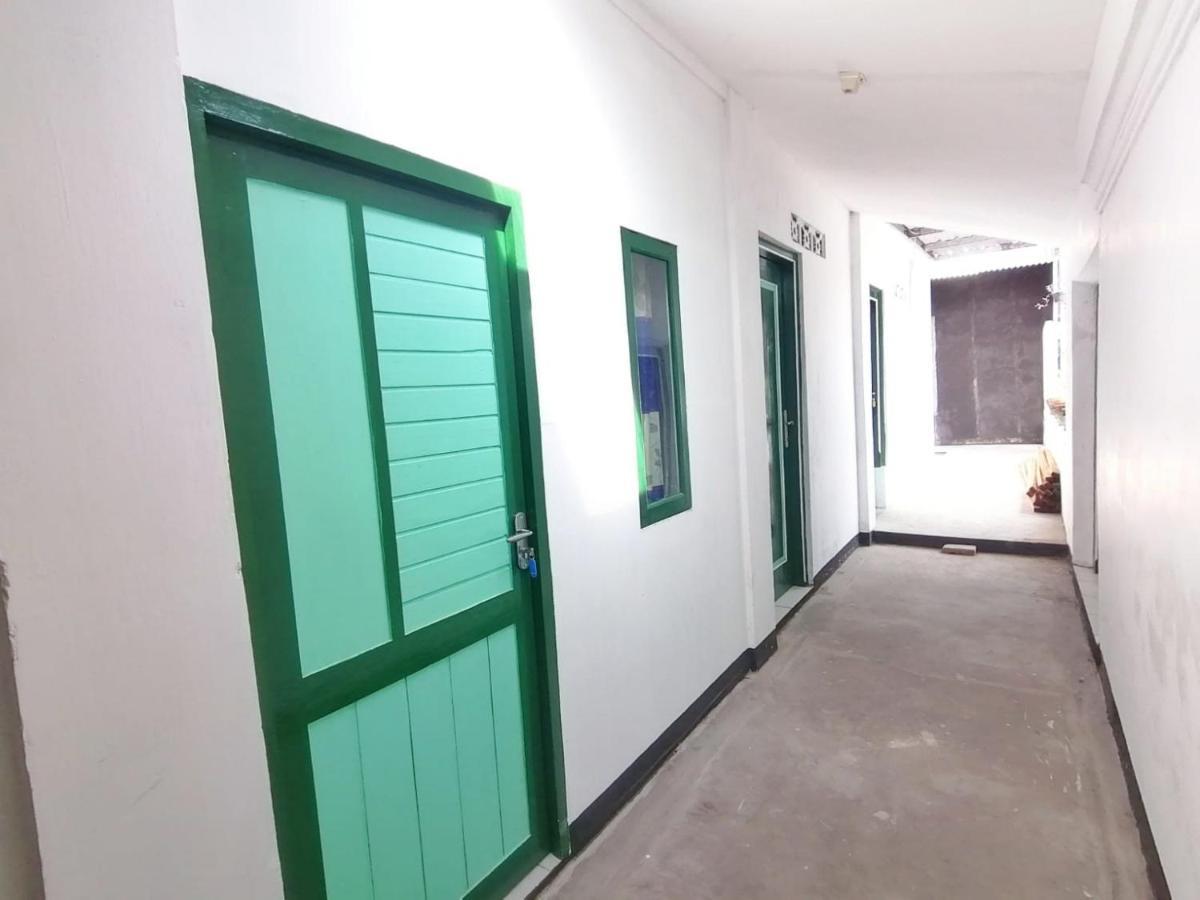 Reddoorz Syariah @ Ndalem Kembang Sore 요그야카르타 외부 사진