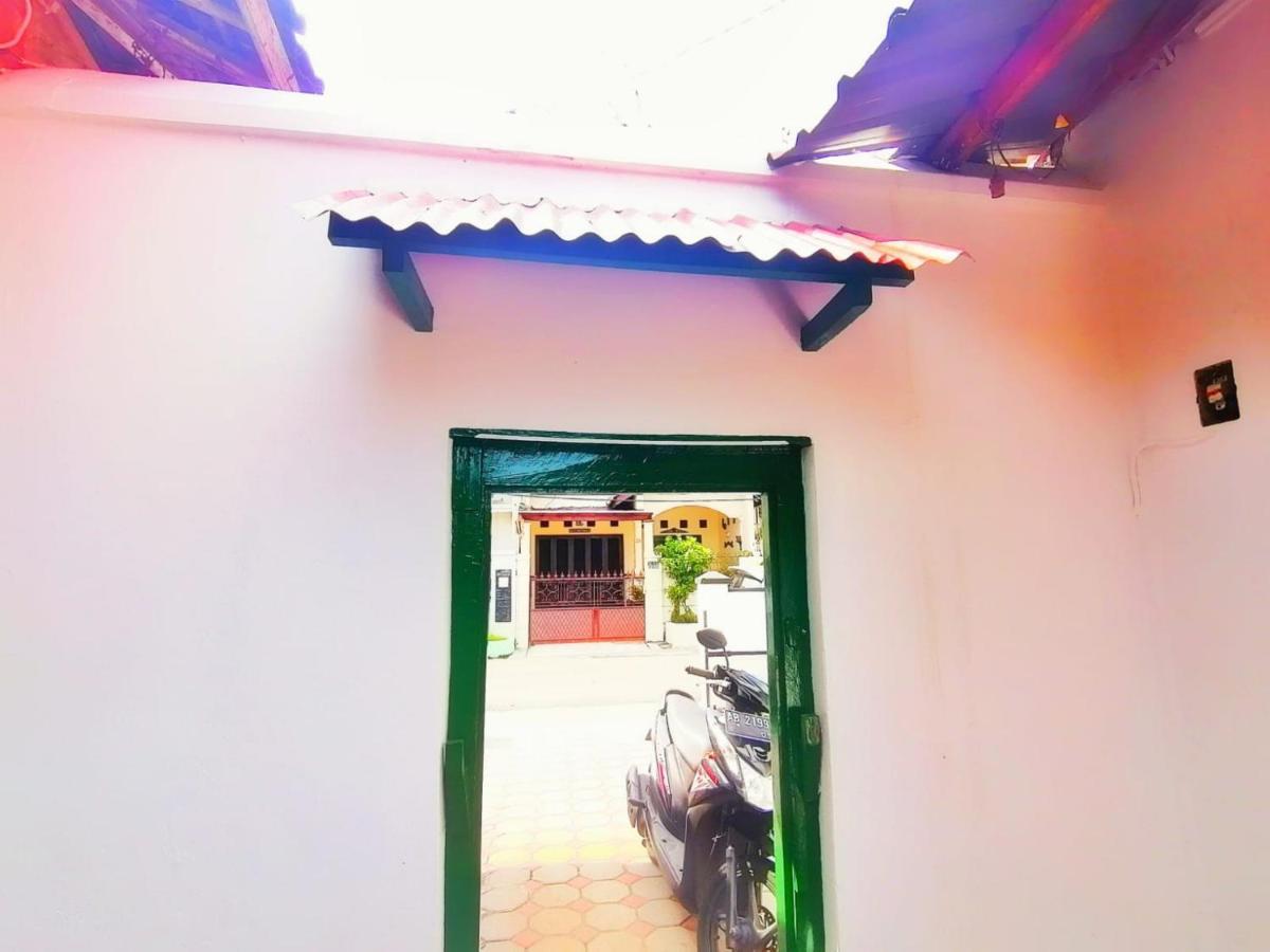 Reddoorz Syariah @ Ndalem Kembang Sore 요그야카르타 외부 사진