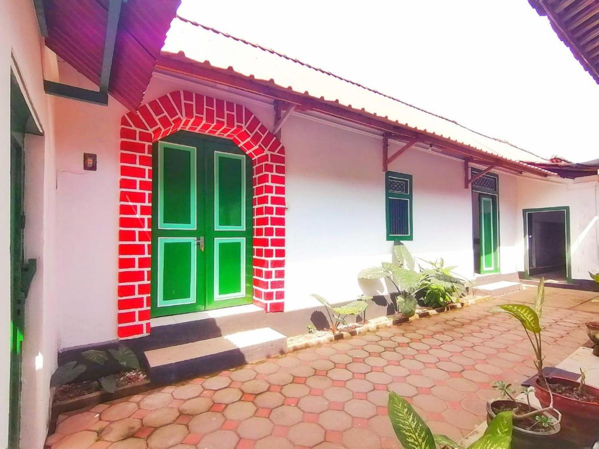 Reddoorz Syariah @ Ndalem Kembang Sore 요그야카르타 외부 사진