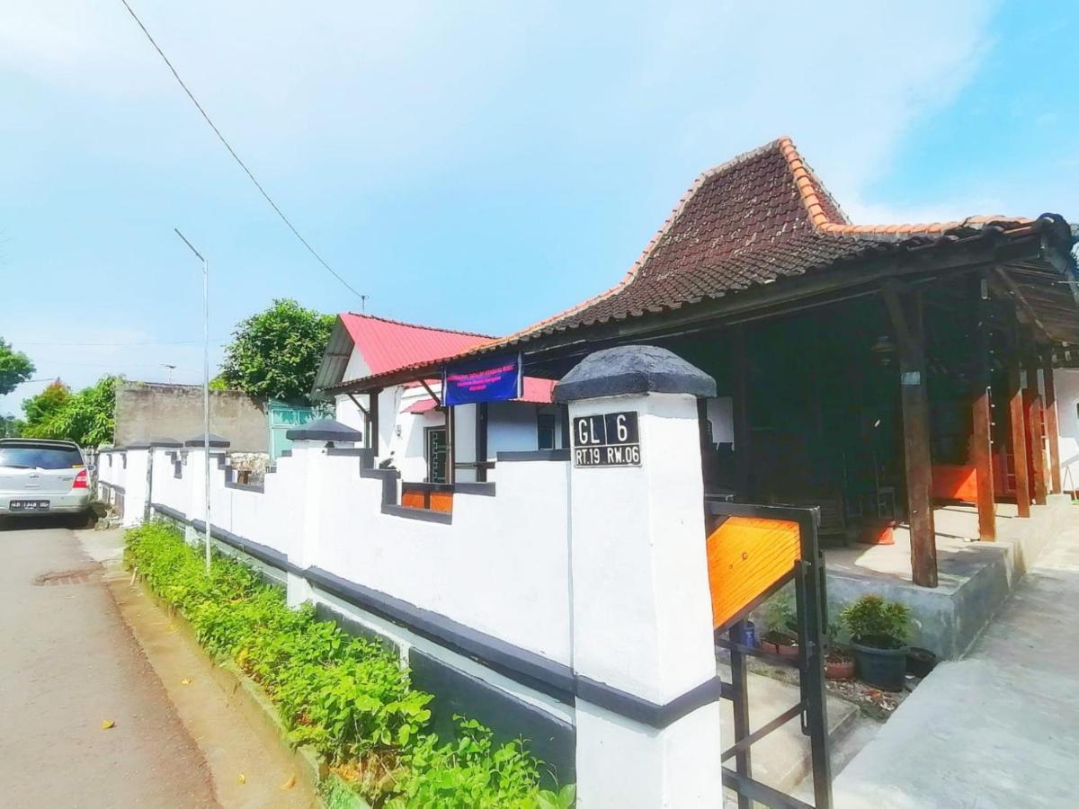 Reddoorz Syariah @ Ndalem Kembang Sore 요그야카르타 외부 사진