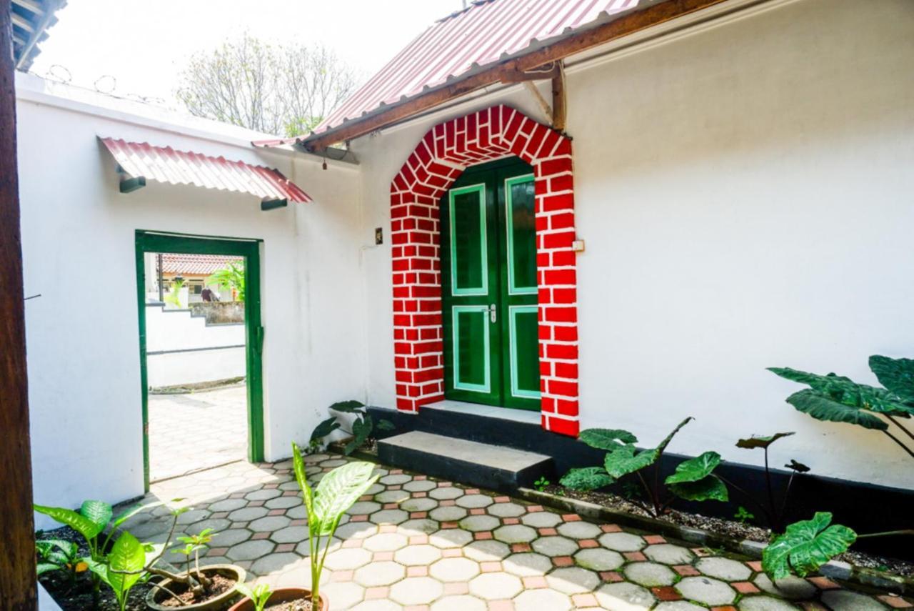 Reddoorz Syariah @ Ndalem Kembang Sore 요그야카르타 외부 사진