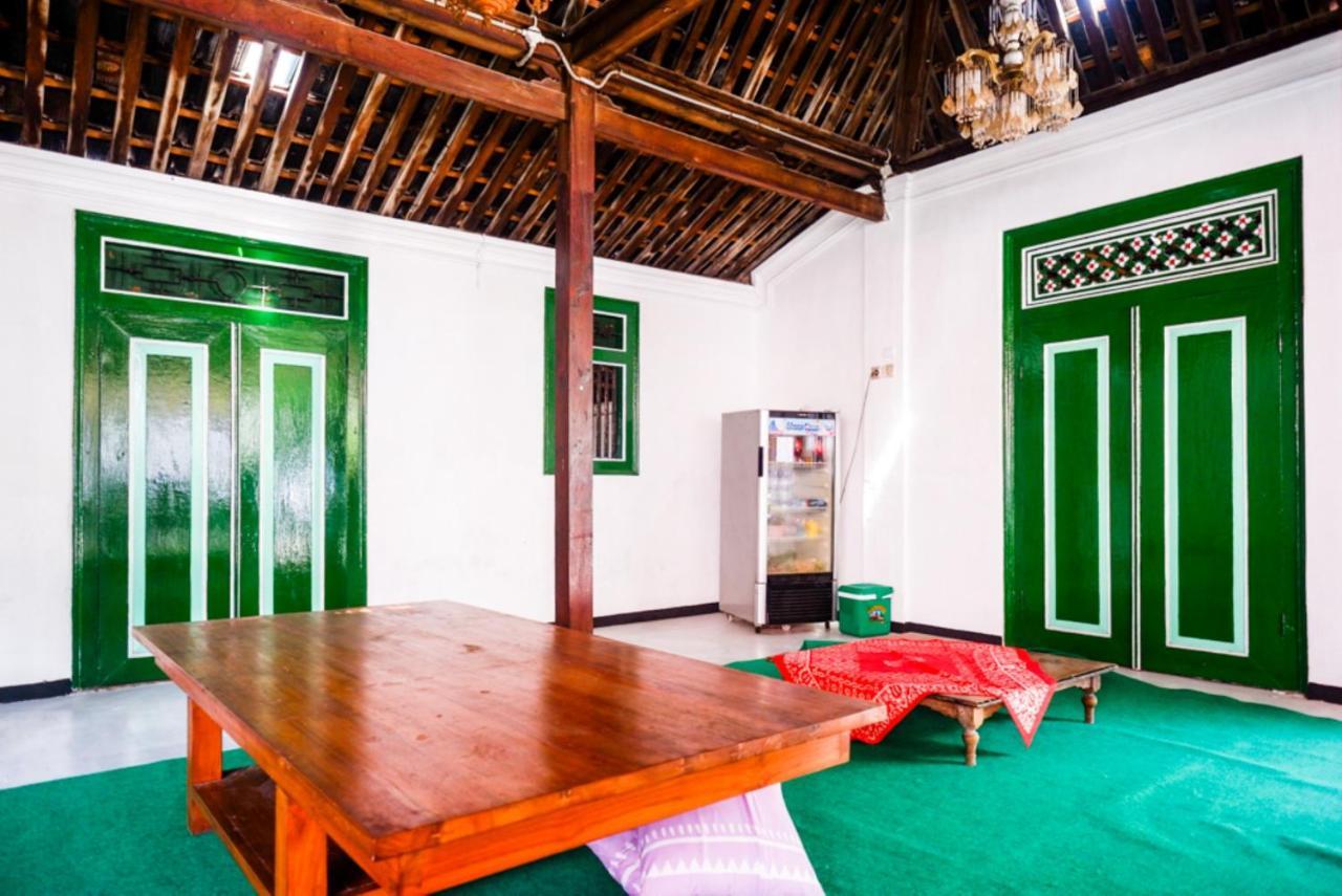Reddoorz Syariah @ Ndalem Kembang Sore 요그야카르타 외부 사진