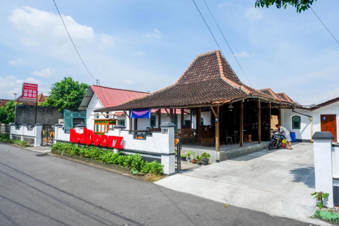Reddoorz Syariah @ Ndalem Kembang Sore 요그야카르타 외부 사진