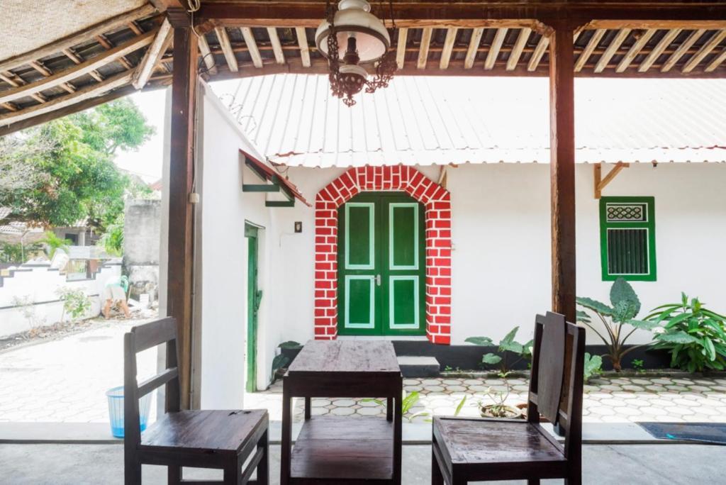 Reddoorz Syariah @ Ndalem Kembang Sore 요그야카르타 외부 사진