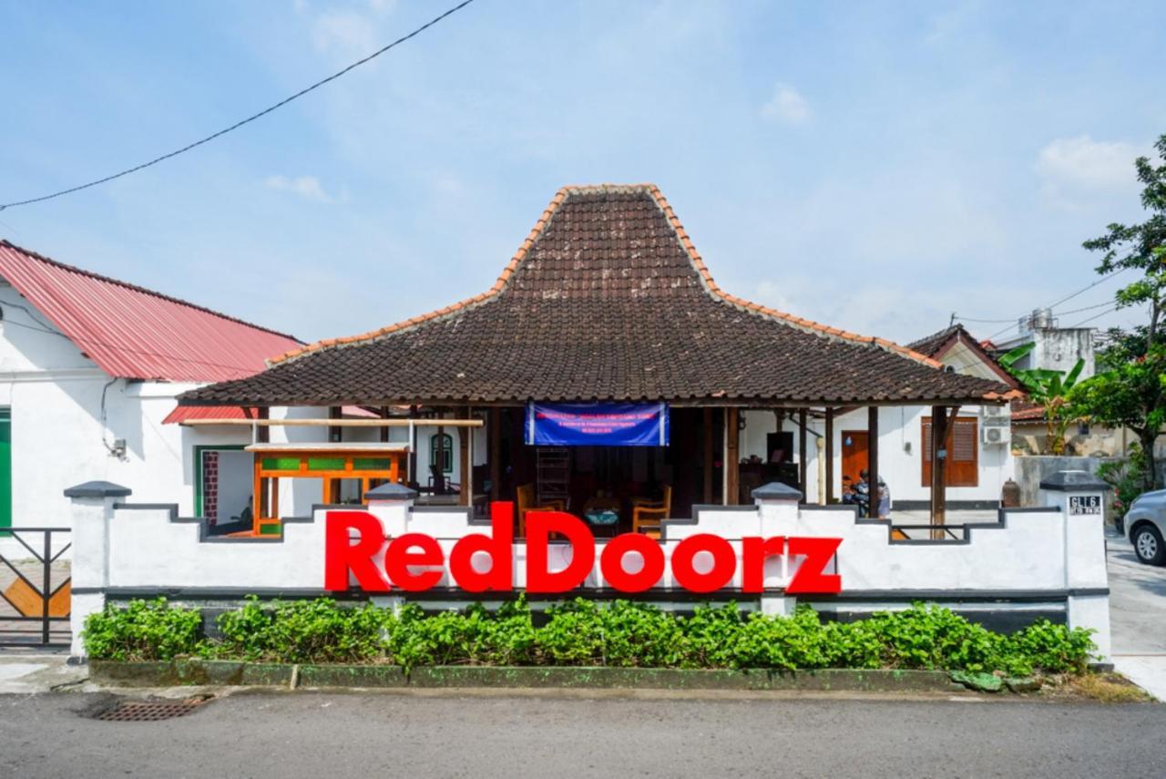 Reddoorz Syariah @ Ndalem Kembang Sore 요그야카르타 외부 사진